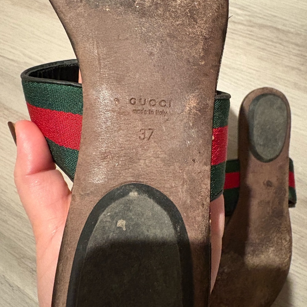 Gucci Black and Green Sandals - Picture 3 of 4